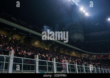 Mailand, Italien. November 2025. AC Mailand Fans während des AC Mailand vs SS Lazio, italienisches Fußball Serie A Spiel in Mailand, Italien, 29. November 2025 Credit: Independent Photo Agency/Alamy Live News Stockfoto