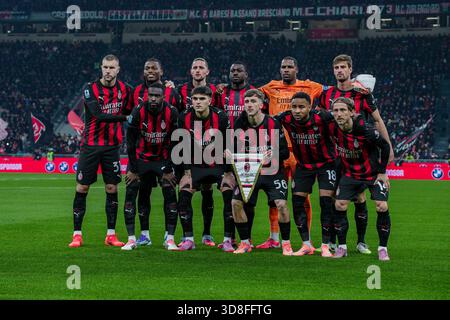 Mailand, Italien. November 2025. AC Mailand Team während des AC Mailand vs SS Lazio, italienisches Fußball Serie A Spiel in Mailand, Italien, 29. November 2025 Credit: Independent Photo Agency/Alamy Live News Stockfoto