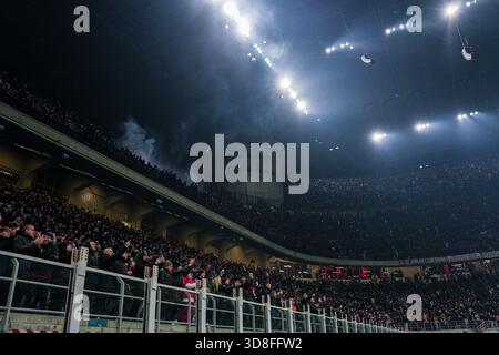 Mailand, Italien. November 2025. AC Mailand Fans während des AC Mailand vs SS Lazio, italienisches Fußball Serie A Spiel in Mailand, Italien, 29. November 2025 Credit: Independent Photo Agency/Alamy Live News Stockfoto