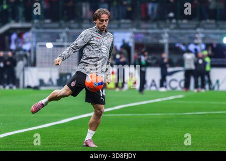 Mailand, Italien. November 2025. Luka Modric vom AC Milan wurde 2025/26 während des Fußballspiels der Serie A zwischen AC Milan und SS Lazio im San Siro Stadion gesehen. Endergebnis Mailand 1: 0 Lazio Credit: SOPA Images Limited/Alamy Live News Stockfoto