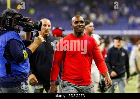 Indianapolis, Indiana, USA. November 2025 30. Houston Texans Head Coach DeMeco Ryans nach der NFL-Action gegen die Indianapolis Colts im Lucas Oil Stadium in Indianapolis, Indiana. John Mersits/CSM/Alamy Live News Stockfoto