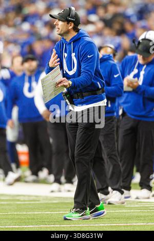 Indianapolis, Indiana, USA. November 2025 30. Shane Steichen, Cheftrainer der Indianapolis Colts, während der NFL-Action gegen die Houston Texans im Lucas Oil Stadium in Indianapolis, Indiana. John Mersits/CSM/Alamy Live News Stockfoto