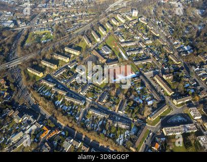 Stadtteil Heissen-Sued: Von Friedrich-Wennmann-Bad zum Schulzentrum Heissen und Velauer Straße, Mühlheim, Ruhrgebiet, Nordrhein-Westfalen, Deutsch Stockfoto