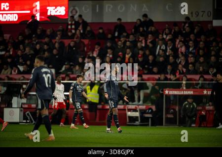 Girona, Spanien. November 2025 30. Jude Bellingham (Real Madrid CF) gibt Gesten während eines La Liga EA Sports Spiels zwischen Girona FC und Real Madrid im Estadi Municipal de Montilivi in Girona, Spanien, am 30 2025. November. Foto von Felipe Mondino Credit: Unabhängige Fotoagentur/Alamy Live News Stockfoto