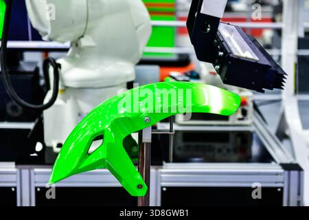 Automatisierung mit Hochgeschwindigkeits-Scaninspektion für große Produkte und gekrümmte Oberflächen von Automobilteilen Stockfoto