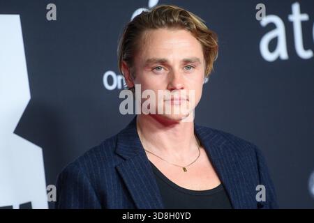 London, Großbritannien. November 30 2025. Im Bild: Ben Hardy nimmt an den 28. British Independent Film Awards (BIFA) im Roundhouse Teil. Quelle: Justin Ng/Alamy Live News Stockfoto