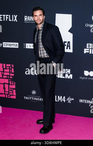 London, Großbritannien. November 2025 30. Tom Bateman bei den 28. British Independent Film Awards. Bildnachweis: Julie Edwards./Alamy Live News Stockfoto