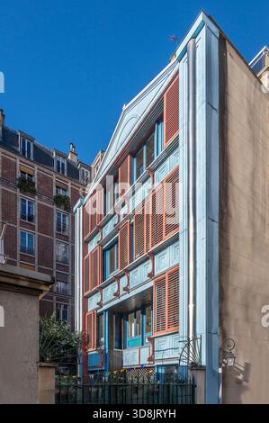 Frankreich. Paris. 9. Arrondissement. Rue Ballu. Haus mit Holzfassade der Villa Ballu Stockfoto