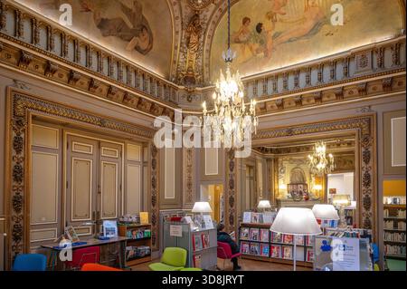 Frankreich. Paris. 9. Arrondissement. Rue Chaptal. Das Hotel Thiebaut (auch Hotel de Serrigny genannt) stammt aus dem Jahr 1880. Innerhalb seiner Mauern, 2008, die Louise Stockfoto