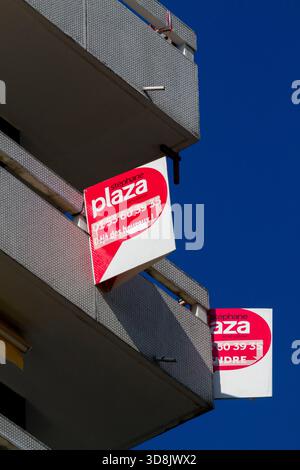 Frankreich, Ile-de-France, Paris, Wohnung zum Verkauf bei einer Agentur Stephane Plaza Stockfoto