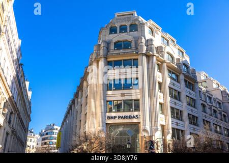 Frankreich, Ile-de-France, Paris, 2. Arrondissement. Rue du 4 septembre, Le Palais Hanovre, ehemals Palais de Berlitz. Archiv und Geschichtsabteilung . Stockfoto