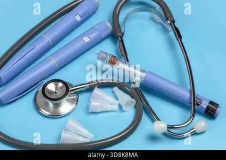 Ozempic Insulininjektions-Pen oder Insulinpatronen-Pen für Diabetiker. Medizinische Geräte für Diabetesvorsteher. Stockfoto