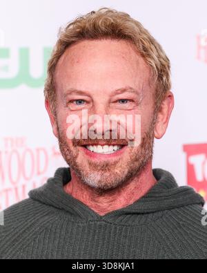 HOLLYWOOD, LOS ANGELES, KALIFORNIEN, USA - NOVEMBER 30: Der US-amerikanische Schauspieler Ian Ziering kommt zur 93. Jährlichen Hollywood Christmas Parade mit Grand Marshal Luke Wilson, der Marine Toys for Tots am 30. November 2025 in Hollywood, Los Angeles, Kalifornien, USA, unterstützt. (Foto: Xavier Collin/Image Press Agency) Stockfoto