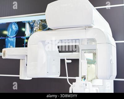 Dentaler 3D-Scanner zur Implantatplatzierung Stockfoto