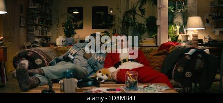 Jingle Bell Heist ist eine US-amerikanische Weihnachtskomödie von Michael Fimognari aus dem Jahr 2025 mit Olivia Holt, Connor Swindells, Lucy Punch und Peter Serafinowicz. Stockfoto