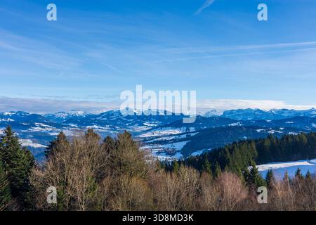 Langen bei Bregenz: Blick auf Langen bei Bregenz im Bregenzerwald vom Berg Pfänder in Bodensee, Vorarlberg, Österreich Stockfoto