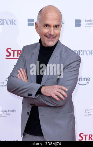 Christoph Maria Herbst besucht am 1. Dezember 2025 in Berlin die Premiere „Stromberg - mehr alles wie immer“ im Zoo Palst Stockfoto