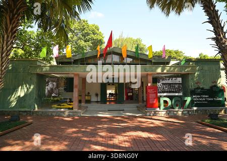 Außenansicht des Hauses & Bunker D67, ehemaliges Hauptquartier des Politbüros der Vietnamesischen Arbeiterpartei und der Zentralen Militärkommission von 1968 bis 1975, Hanoi Stockfoto