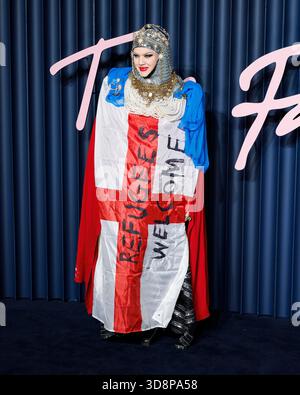London, Großbritannien. Dezember 2025. Gast nimmt an den Fashion Awards 2025 in der Royal Albert Hall Teil. London, Großbritannien. 12/2025 Credit: dpa Picture Alliance/Alamy Live News Stockfoto