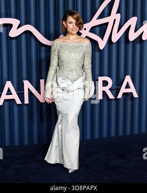 London, Großbritannien. Dezember 2025. Raye nimmt an den Fashion Awards 2025 in der Royal Albert Hall Teil. London, Großbritannien. 12/2025 Credit: dpa Picture Alliance/Alamy Live News Stockfoto