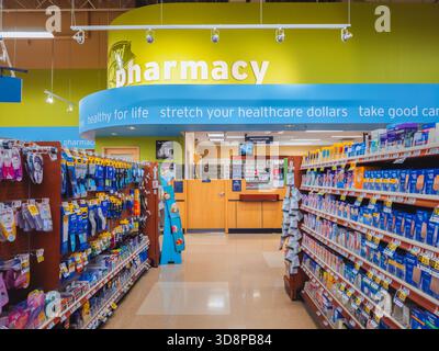 New Hartford, NY - 30. November 2025: A View of Hannaford Pharmacacy, ein Teil eines Full-Service-Supermarktes mit verschreibungspflichtigen Dienstleistungen Stockfoto