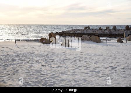 Shirahama Beach beliebter Touristenort mit weißem Sandstrand, Sand importiert aus Perth, Australien, im Bezirk Nishimuro, Präfektur Wakayama in Japan Stockfoto
