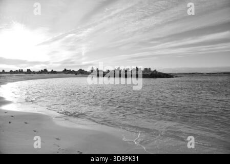 Shirahama Beach beliebter Touristenort mit weißem Sandstrand, Sand importiert aus Perth, Australien, im Bezirk Nishimuro, Präfektur Wakayama in Japan Stockfoto