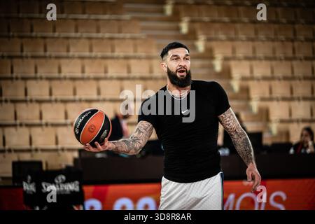 Vincent Poirier von Anadolu Efes Istanbul wurde während des Spiels der Turkish Airlines EuroLeague zwischen AS Monaco und Anadolu Efes Istanbul bei der Salle Gaston Médecin gesehen. Endergebnis ALS Monaco 102: 66 Anadolu Efes Istanbul Stockfoto