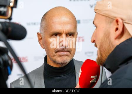 Berlin, 01.12.2025 Christoph Maria Herbst bei der Weltpremiere von 'Stromberg' in Berlin Foto: Matthias Gränzdörfer Stockfoto
