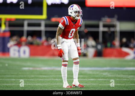 Foxborough, MA, USA. Dezember 2025. MA, USA; New England Patriots Cornerback Christian Gonzalez (0) in Aktion während des NFL-Spiels zwischen New York Giants und New England Patriots im Gillette Stadium in Foxborough, MA. Quelle: csm/Alamy Live News Stockfoto