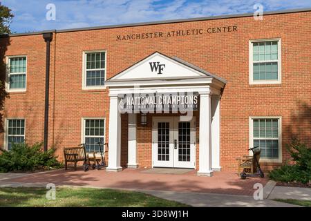 Winston-Salem, NC, 25. Oktober 2025: Manchester Athletic Center auf dem Campus der Wake Forest University. Stockfoto