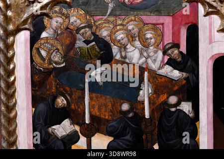 Altaraufsatz von Sant Martí de Tours (gotisch, 15. Jahrhundert) aus der Sant Martí Sescorts Kirche (L'Esquirol). MEV, Vic, Osona, Barcelona, Katalonien, Spanien. Stockfoto