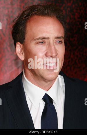 Nicolas Cage besucht am 13. Dezember 2007 im Ziegfeld Theatre in New York City die Weltpremiere von Walt Disney Pictures „National Treasure: Book of Secrets“. Foto: Henry McGee/MediaPunch Stockfoto