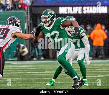 Die New York Jets verteidigten Micheal Clemons (72) gegen die Atlanta Falcons im MetLife Stadium in East Rutherford, New Jersey am Sonntag, den 30. November 2025. Duncan Williams/CSM (Bild: © Duncan Williams/Cal Sport Media) Stockfoto