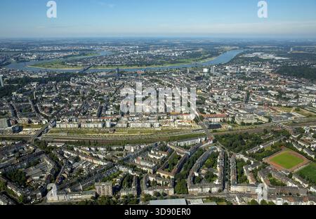 Wohnsiedlung an der Marc-Chagall-Straße, Maurice-Ravel-Park, Düsseldorf, Rheinland, Nordrhein-Westfalen, Deutschland, DE, Europa, Luftaufnahme Stockfoto