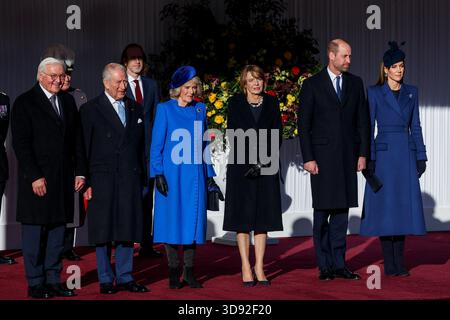 König Karl III. Und Königin Camilla begrüßen den deutschen Präsidenten Frank-Walter Steinmeier und seine Frau Elke Buedenbender in Begleitung des Prinzen und der Prinzessin von Wales an der Datchet Road in Windsor, Berkshire, am ersten Tag des Staatsbesuchs des Präsidenten der Bundesrepublik Deutschland in Großbritannien. Bilddatum: Mittwoch, 3. Dezember 2025. Stockfoto