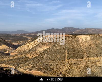 Blick von der forteresse Agadir Oufella auf das Atlasgebirge in Marokko, Afrika Stockfoto