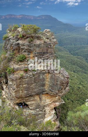 Blue Mountains, Blick auf einen der Sandsteingipfel, genannt Three Sisters (Katoomba, Australien) Stockfoto