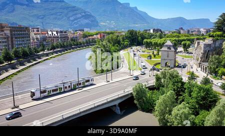 Grenoble Eingangsstraße und Architektur Stockfoto