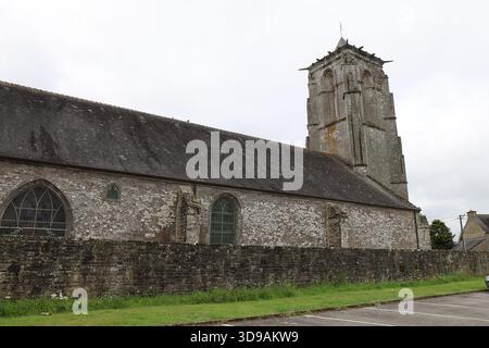 Eglise Saint-Pierre de Plouguer, église romane, Village de Carhaix-Plouguer, Département de Finistere, Bretagne, Frankreich Stockfoto