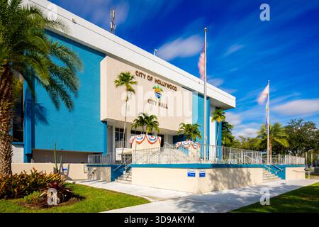 Hollywood, FL, USA - 4. Dezember 2025: City of Hollywood Florida City Hall Building Stockfoto