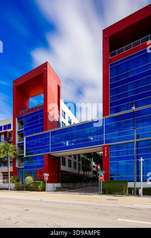 Hollywood, FL, USA - 4. Dezember 2025: Modernes Hotel am Hollywood Beach Florida. CHC Hotel Stockfoto