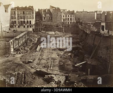 Arènes de Lutèce, Ausgrabungen 1870, allgemeine Ansicht, 5. Arrondissement, Paris. Fotograf: Pierre Emonts oder Emonds. 1870. Fotografie, Grafik, Fotografie. Abmessungen – Bildmaterial: Höhe: 22,5 cm, Breite: 29 cm. Abmessungen – Alte Halterung: Höhe: 31,9 cm, Breite: 48,7 Stockfoto