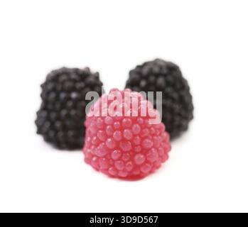 Drei bunte Kugeln auf weißem Hintergrund Stockfoto
