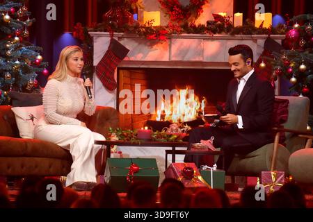 Beatrice Egli und Giovanni Zarrella nehmen am 4. Dezember 2025 an der großen Weihnachtsshow in der Baden Arena in Offenburg Teil Stockfoto