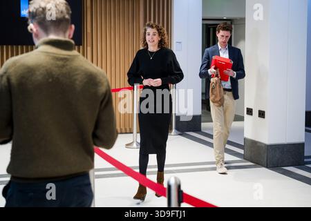 DEN HAAG – Hausmeisterministerin Sophie Hermans (Klima und grünes Wachstum) während der wöchentlichen Kabinettssitzung im Ministerium für Allgemeine Angelegenheiten. ANP LINA SELG niederlande raus - belgien raus Stockfoto