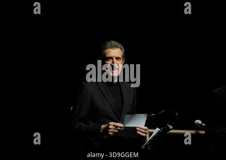 Monaco, Fürstentum Monaco. Dezember 2025. Das Weihnachtskonzert 2025 „Resta Cu me“, gesponsert von der italienischen Botschaft in Monaco und organisiert von den Comites of Monaco, Credit: Fausto Marci/Alamy Live News Stockfoto