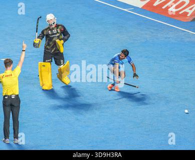 Chennai, Indien. Dezember 2025. FIH Hockey Männer Junioren-Weltmeisterschaft Tamil Nadu 5. Dezember 2025 INDIEN gegen BELGIEN Indien besiegte Belgien 4-3 im Schießstand nach einem Unentschieden in der Reglementierungszeit 2-2 im Spiel der FIH Junioren-Weltmeisterschaft im Radhakrishnan-Stadion in Chennai. Quelle: Seshadri SUKUMAR/Alamy Live News Stockfoto