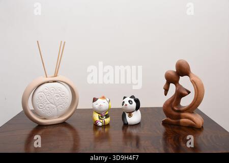 Zeigen Sie Objekte, die die Ecken des Hauses verschönern Stockfoto