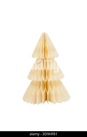 Papierweihnachtsbaum auf weißem Hintergrund Stockfoto